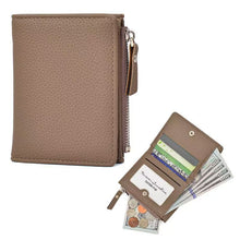画像をギャラリービューアに読み込む, 【2026春のビッグセール開催！】紙幣と小銭を収納できる本革の三つ折り財布。お札と小銭のポケットが同じ方向を向いているので、コンパクトでスタイリッシュなので、ギフトにも最適です。
